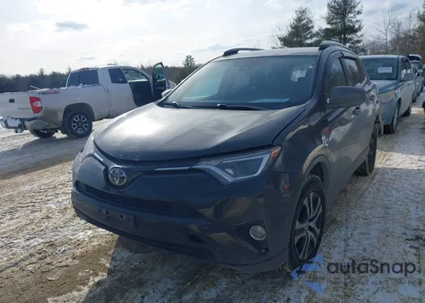 2017 Toyota Rav4 Le z USA, uszkodzony, nr VIN 2T3BFREV4HW680511